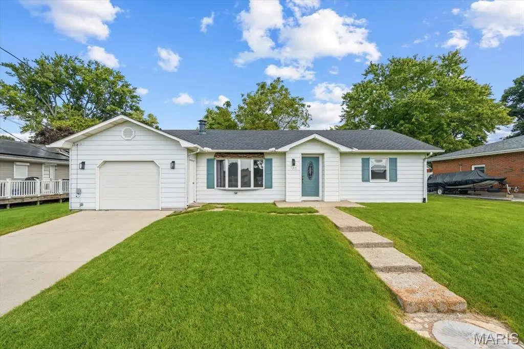 157 Munzert Drive, Glen Carbon, IL 62034 - #1