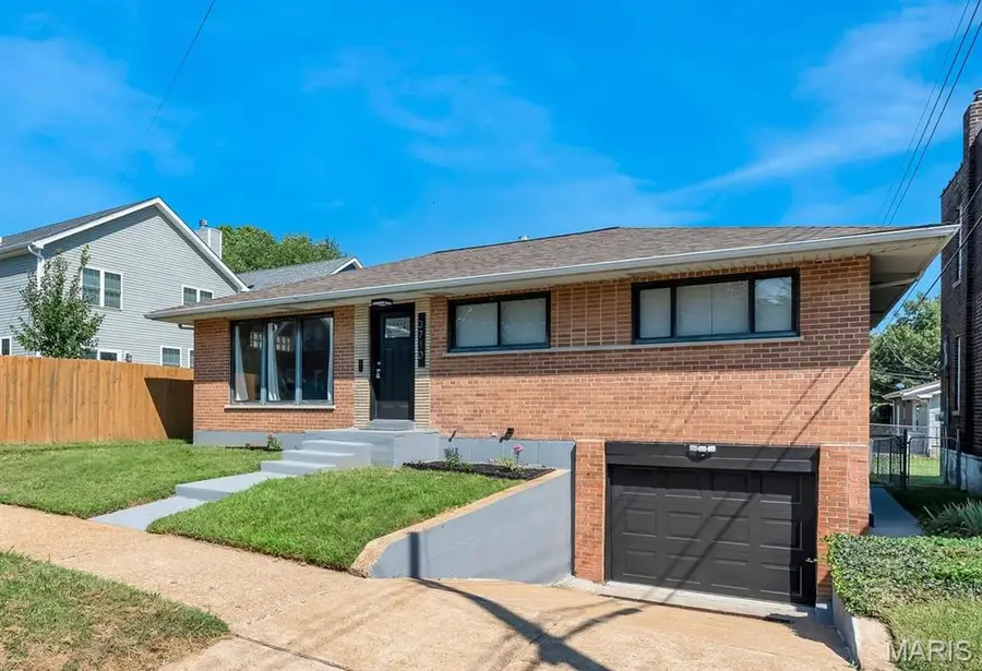 3710 Mccausland Avenue, Saint Louis, MO 63109 - #2