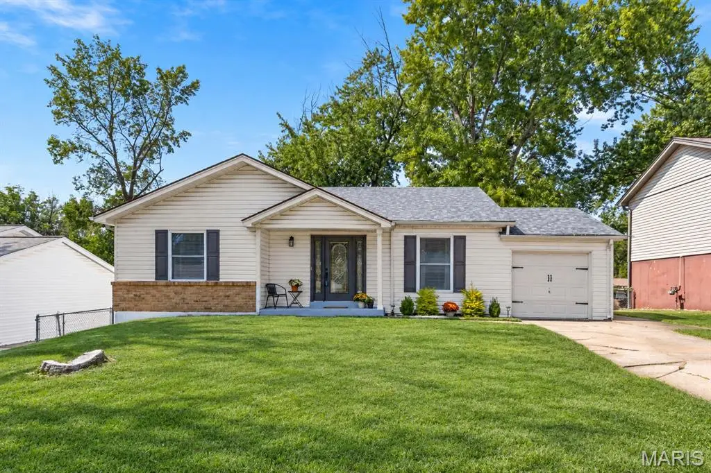 1417 Saint Gregory Lane, Saint Charles, MO 63304 - #1