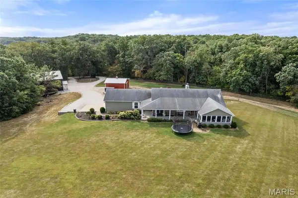 99 N Chantilly Road, Winfield, MO 63389