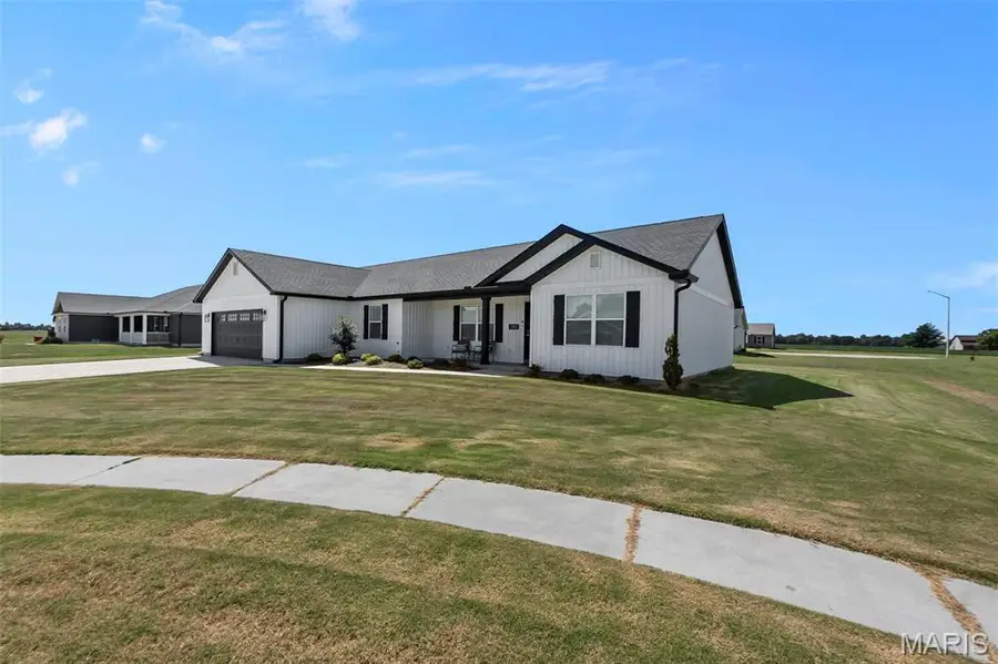 303 Seabiscuit Drive, Sikeston, MO 63801 - #2
