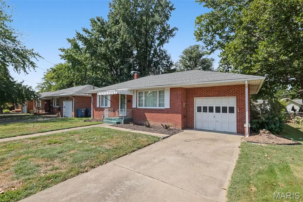 1142 Beaumont Street, Alton, IL 62002 - #1