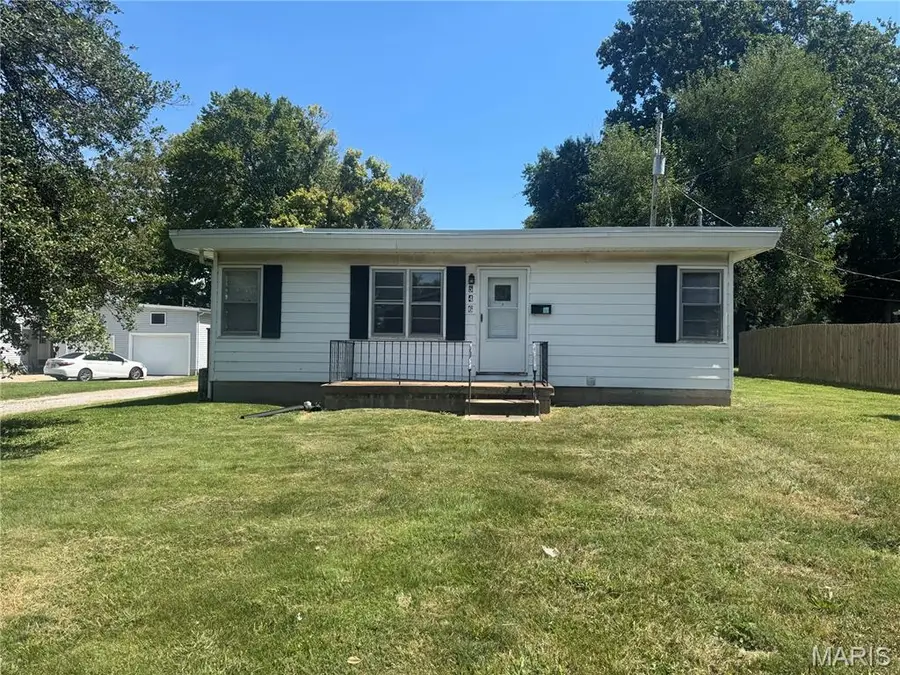 546 N 40th Street, Belleville, IL 62226 - #2
