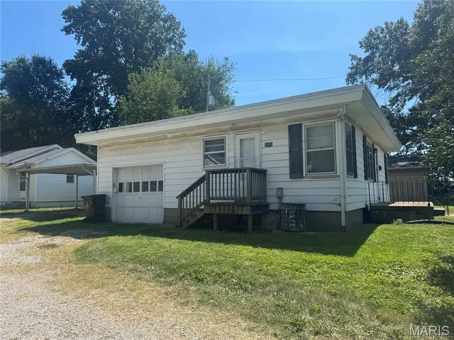 546 N 40th Street, Belleville, IL 62226 - #3