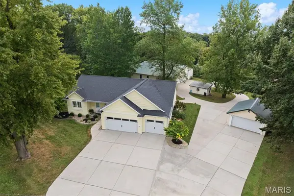 480 Glen Crossing Road, Glen Carbon, IL 62034