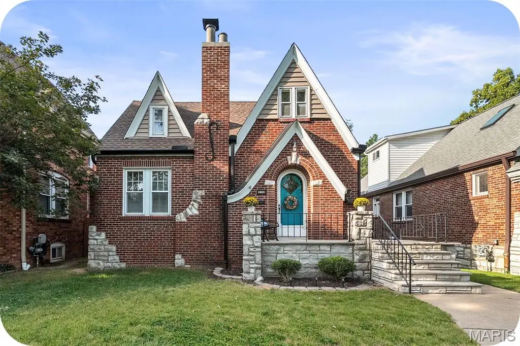 4108 Toenges Avenue, Saint Louis, MO 63116 - #1