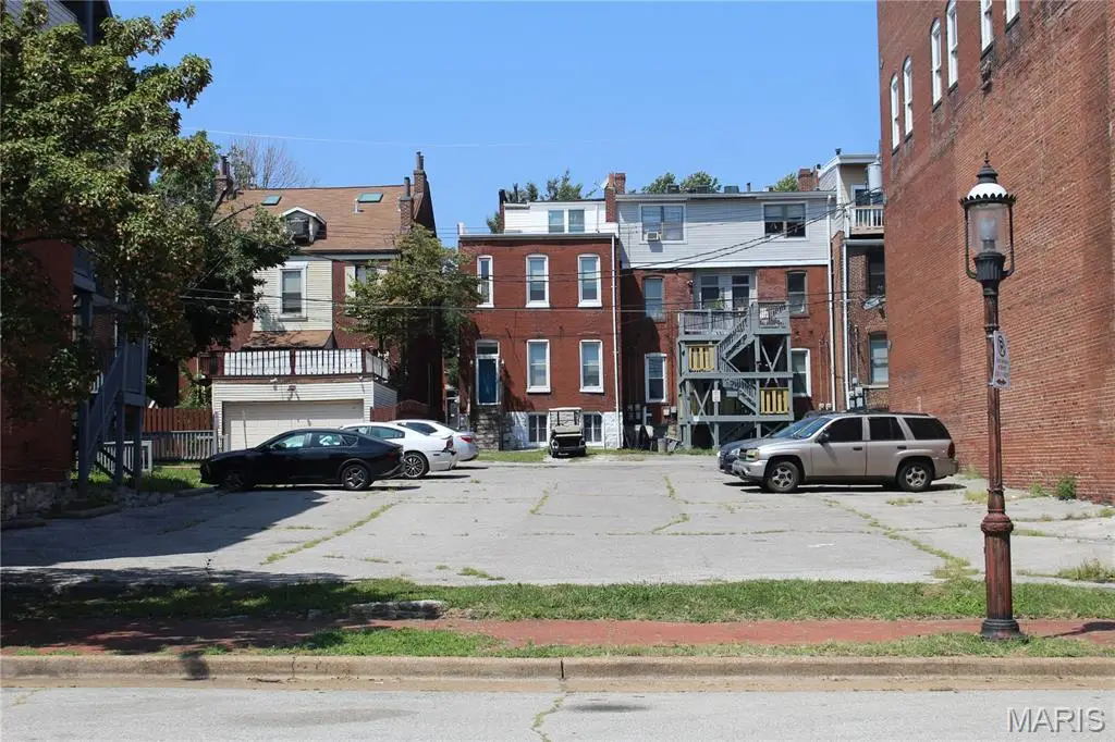 1719 S 11th Street, Saint Louis, MO 63104 - #1