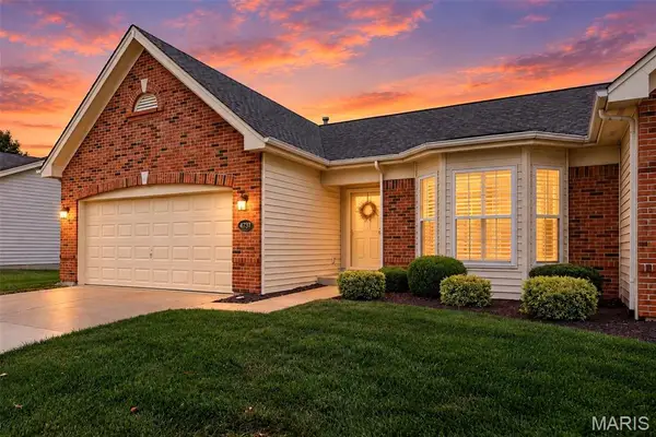 14737 Ladue Bluffs Crossing Drive, Chesterfield, MO 63017