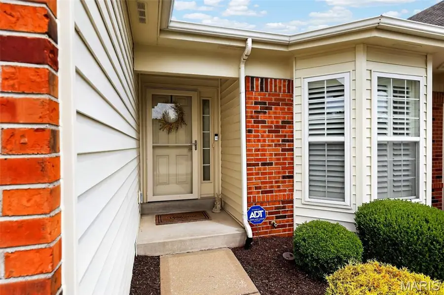 14737 Ladue Bluffs Crossing Drive, Chesterfield, MO 63017 - #2
