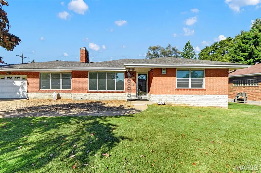 335 W Saint Anthony Lane, Florissant, MO 63031 - #1