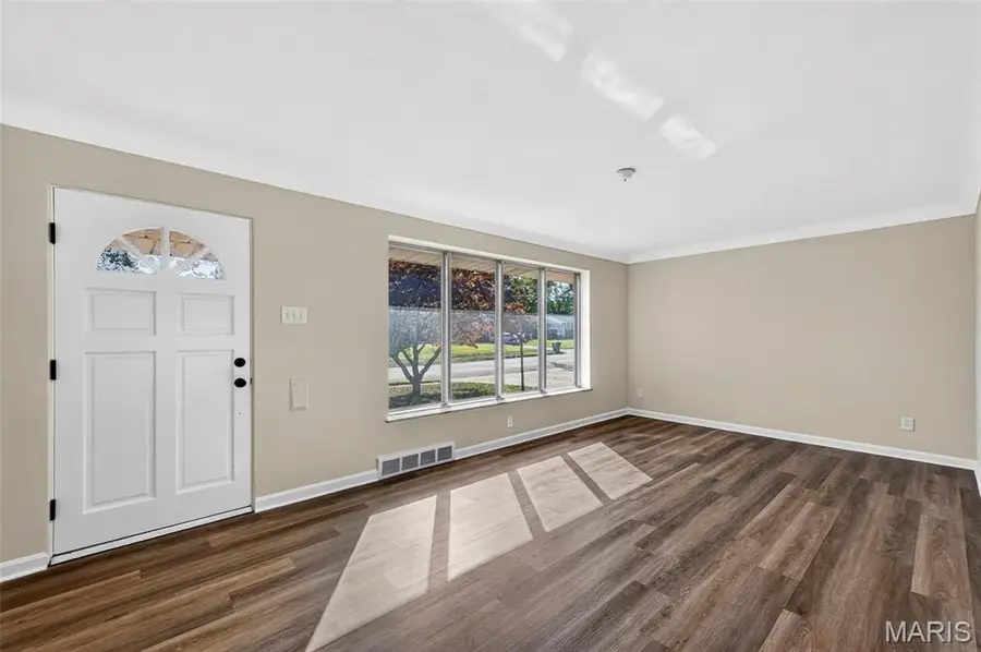 335 W Saint Anthony Lane, Florissant, MO 63031 - #3