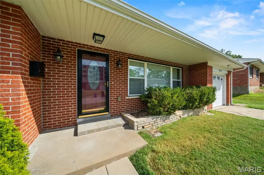 8611 Rowland Drive, Saint Louis, MO 63132 - #3