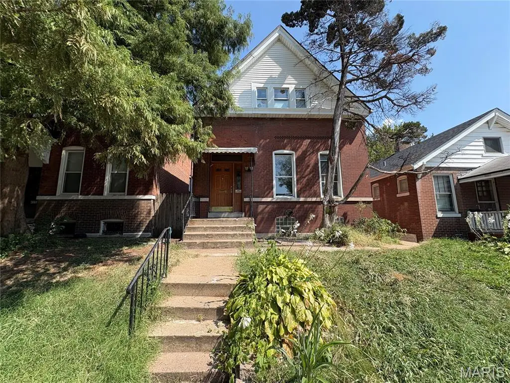 4354 S Compton Avenue, Saint Louis, MO 63111 - #1