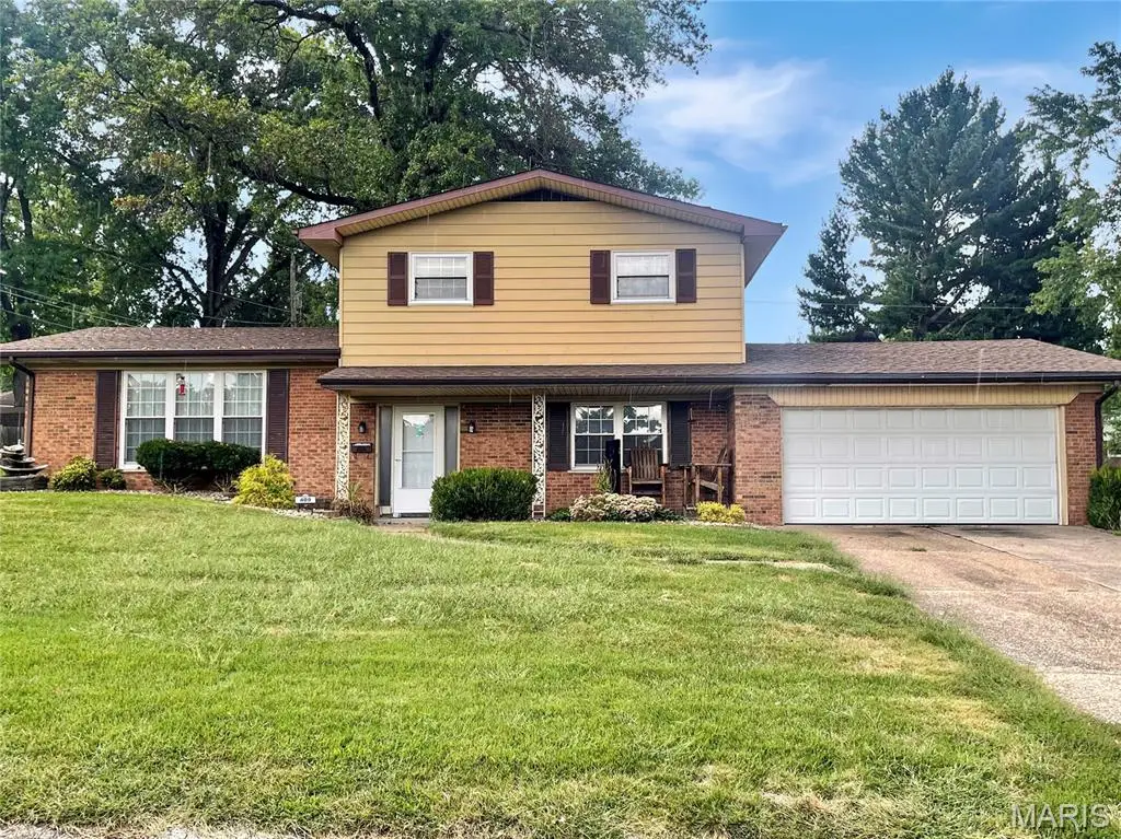 409 Kensington Drive, Belleville, IL 62223 - #1