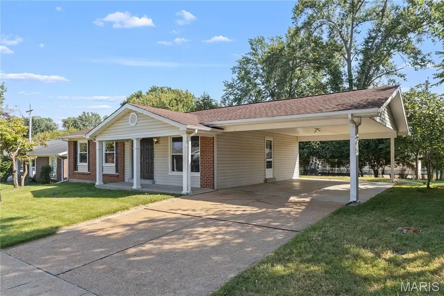 12728 Foxhound Drive, Maryland Heights, MO 63043 - #2