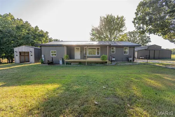 21816 Highway C, Belle, MO 65013