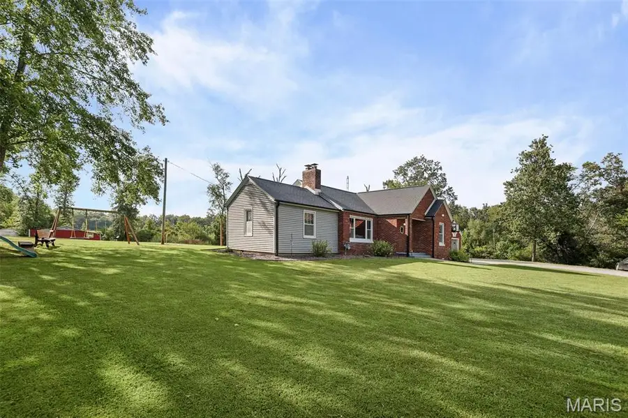 1501 Woods Lane, Centralia, IL 62801 - #3