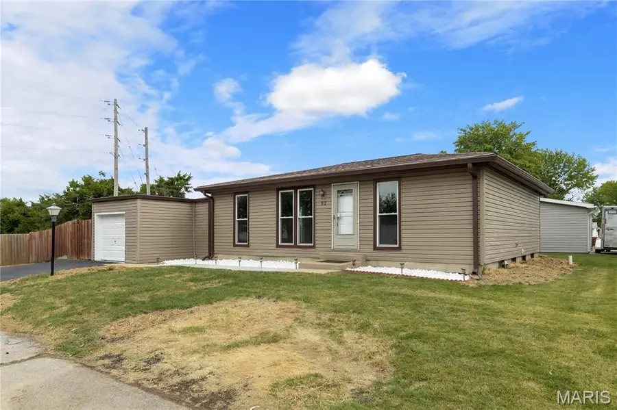 32 Plum Tree Drive, Saint Peters, MO 63376 - #2