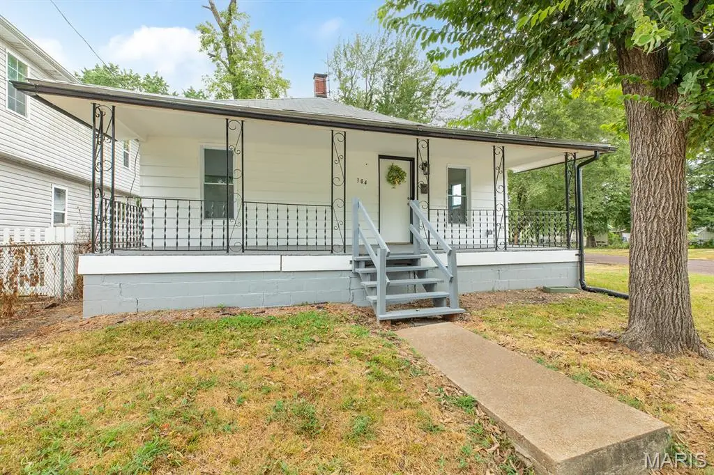 304 S Pence Street, East Alton, IL 62024 - #1