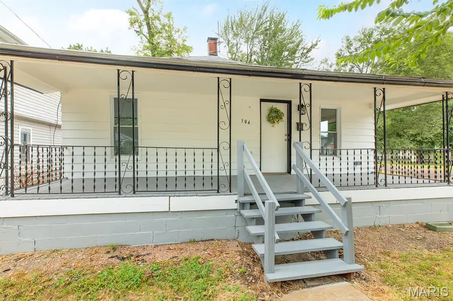 304 S Pence Street, East Alton, IL 62024 - #2