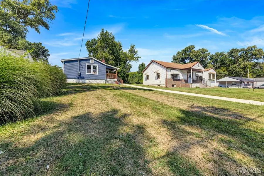 21 Shumate Avenue, Maryland Heights, MO 63043 - #2