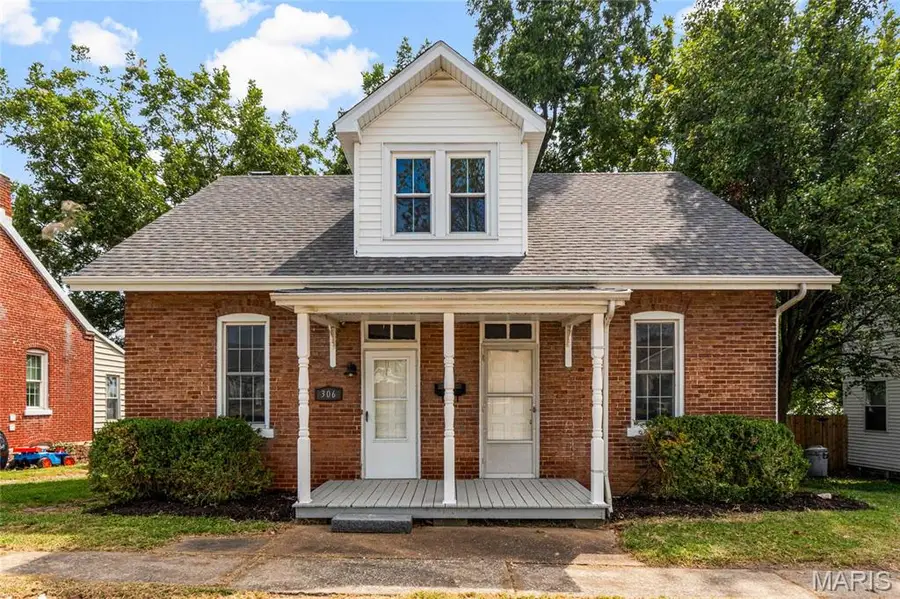 306 Walnut Street, Waterloo, IL 62298 - #2