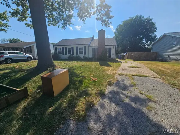 8114 Waddell Avenue, St Louis, MO 63125