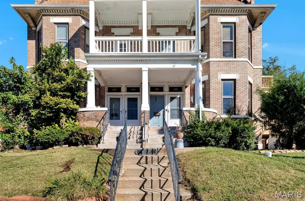 420 Lake Avenue #1, Saint Louis, MO 63108 - #1