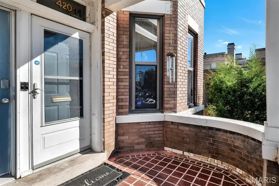 420 Lake Avenue #1, Saint Louis, MO 63108 - #2