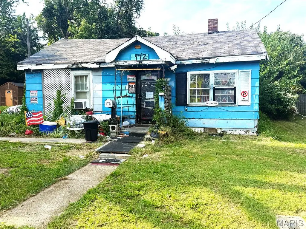 942 Lake Street, Sikeston, MO 63801 - #1