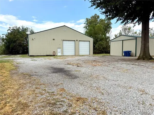 207 W Old Salem Road, Licking, MO 65542