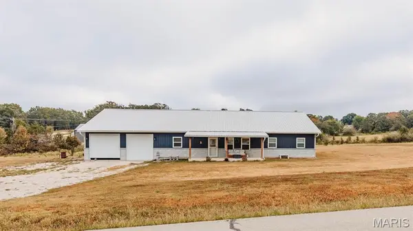 22950 Pin Oak Drive, Lebanon, MO 65536