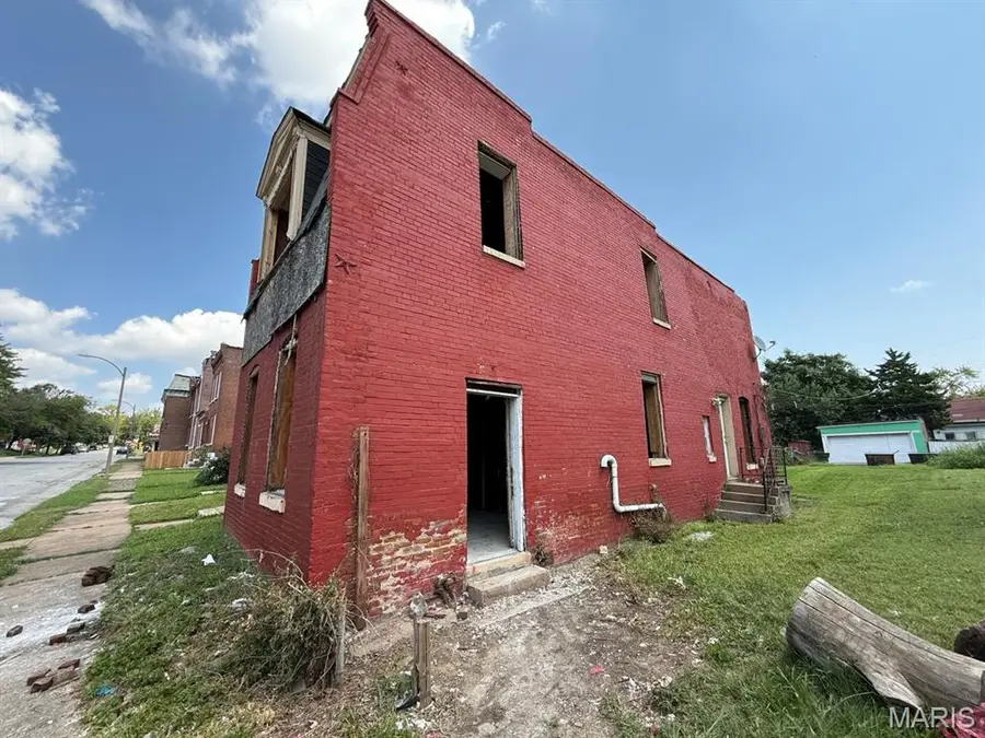 3720 Iowa Avenue, Saint Louis, MO 63118 - #2