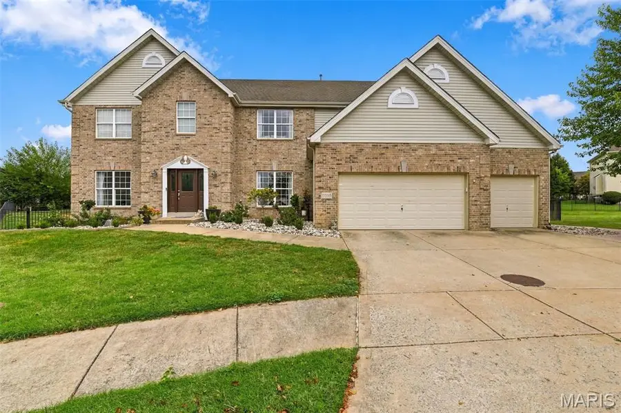 1000 Gardenbridge Place, Saint Charles, MO 63303 - #2