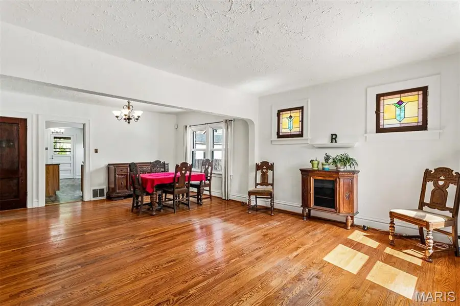5527 Ulena Avenue, Saint Louis, MO 63116 - #2