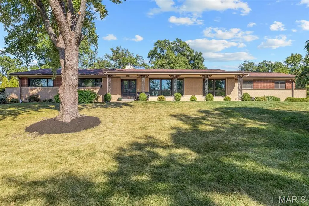 536 Fairways Circle, Creve Coeur, MO 63141 - #1