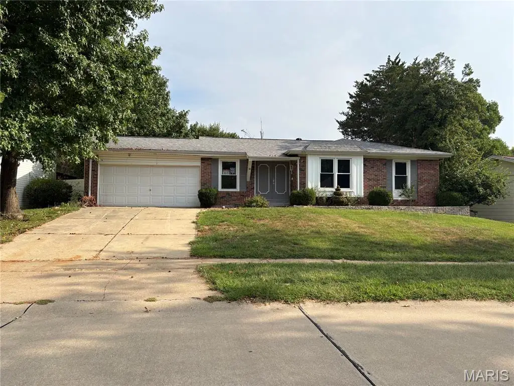 371 Palermo Drive, Ballwin, MO 63021 - #1