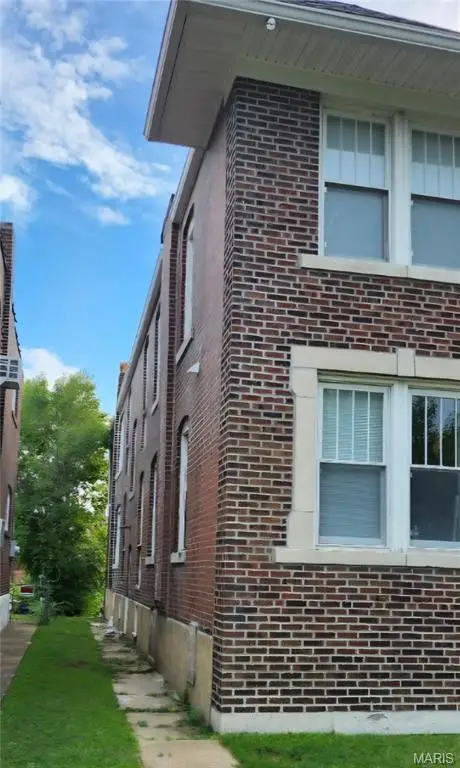 3424 Clara Avenue, Saint Louis, MO 63120 - #2