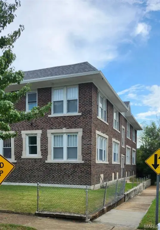 3424 Clara Avenue, Saint Louis, MO 63120 - #3