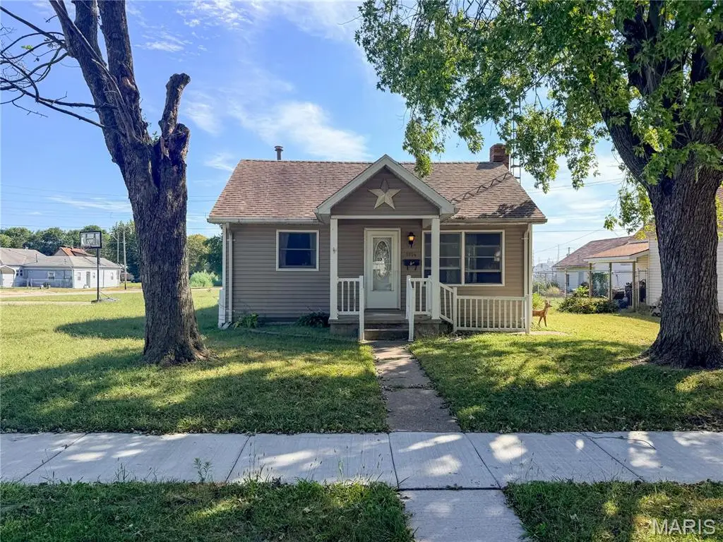 1814 Miller Avenue, Hillsboro, IL 62049 - #1