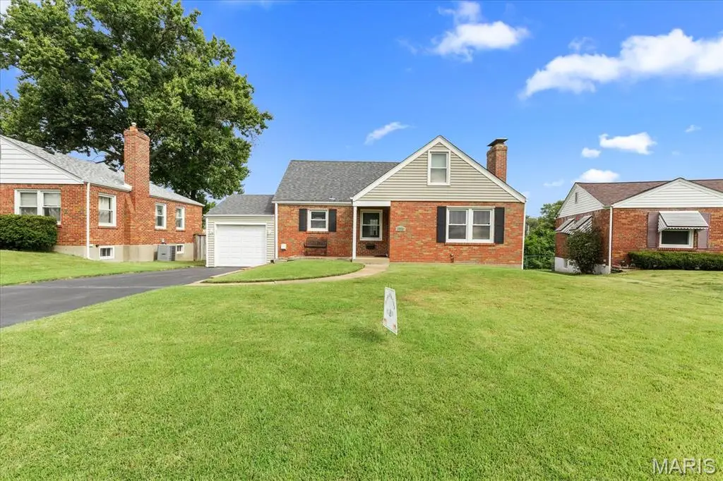 7723 Florentine Drive, Bel Nor, MO 63121 - #1
