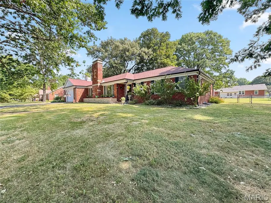 408 N Moore Street, Waterloo, IL 62298 - #3