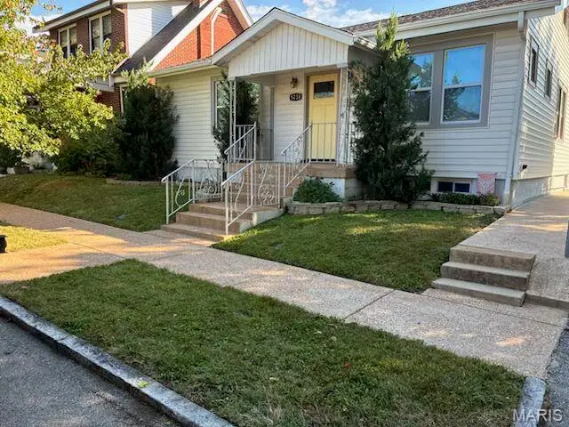 5238 Schollmeyer Avenue, Saint Louis, MO 63109 - #2