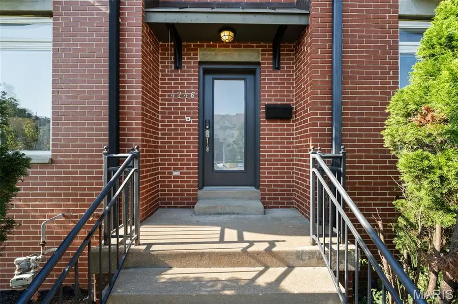 4246 Olive Street, Saint Louis, MO 63108 - #2