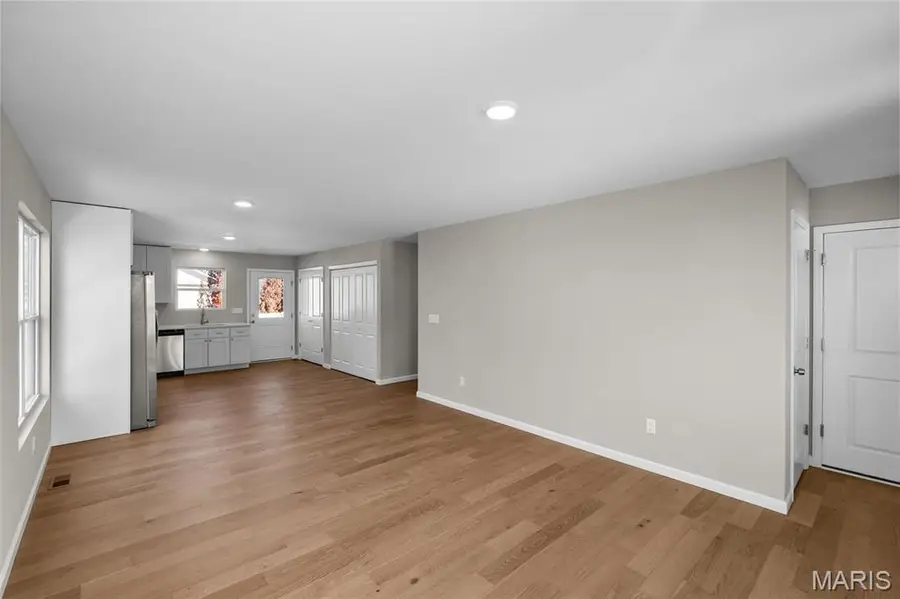 125 E Arlee Avenue, Saint Louis, MO 63125 - #3