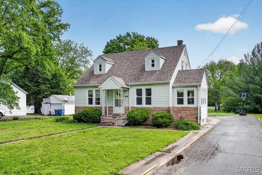 2304 Caseyville Avenue, Swansea, IL 62226 - #2