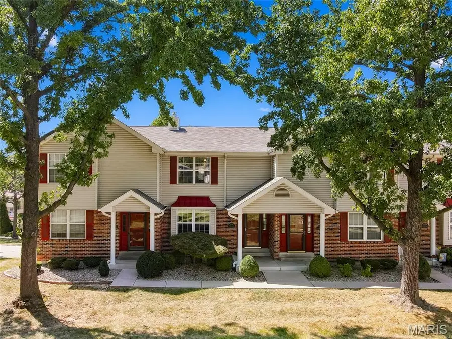 1710 N Wisteria Drive #2, Saint Charles, MO 63303 - #3