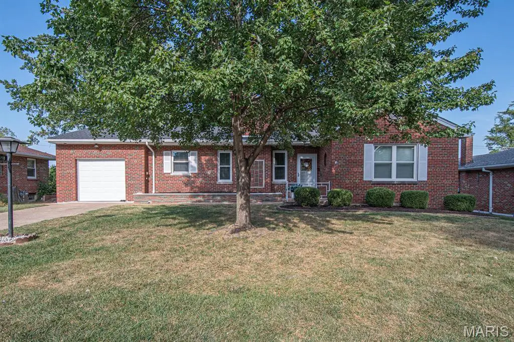 5118 Kingwood Drive, Saint Louis, MO 63123 - #1