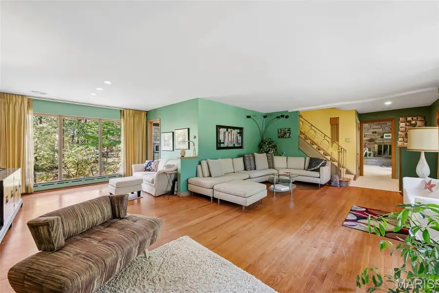 8801 Julia Dent Drive, Saint Louis, MO 63123 - #2