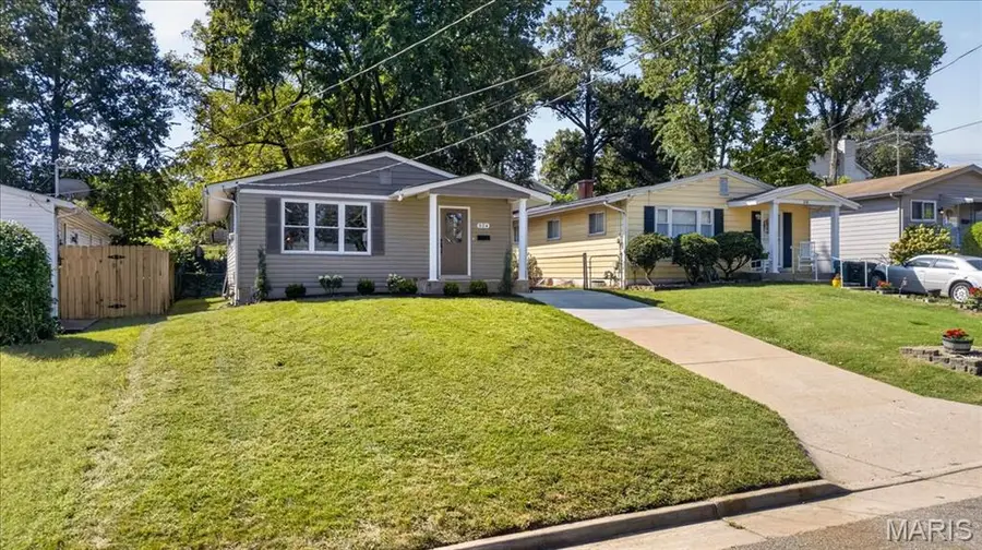 324 E Clinton Place, Kirkwood, MO 63122 - #3